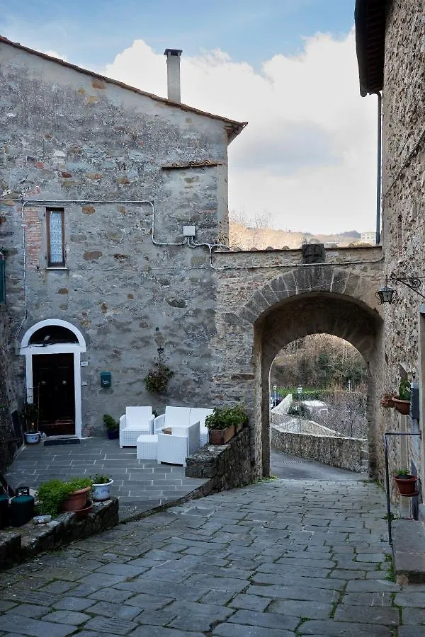 La Casetta Nel Borgo Castelnuovo di Val di Cecina Italia